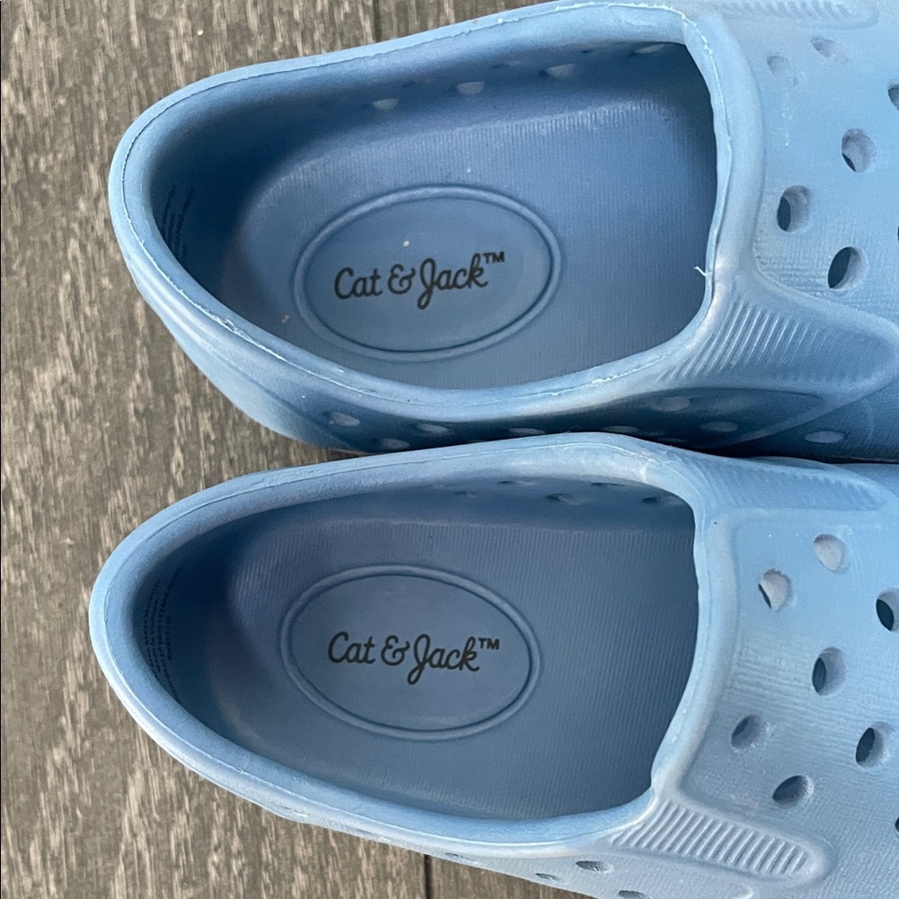 Cat & Jack Light Blue Kids Water Shoes - Picture 2 of 7